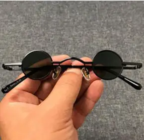 눈알가리개 레옹선글라스 인싸안경 알작은 블랙블랙