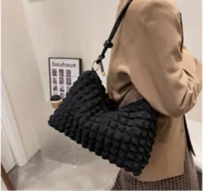 한소희가방 (숄더백) 퀼팅백 클라우드 엠보싱가방 구름백