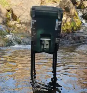 따봉오빠 접이식 캠핑 다용도 워터 저그 받침대 의자 35 x 28 x 23.5 cm JNH1029, 카키, 1개