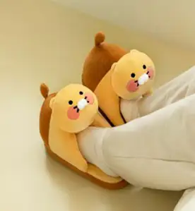 [단독] 카카오프렌즈 춘식이 허그 슬리퍼 캐릭터 귀여운 사무실 학교